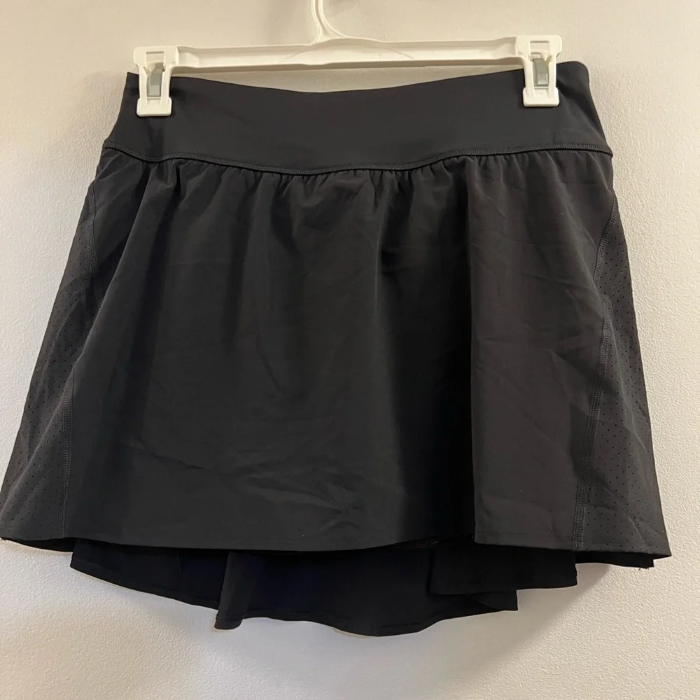 New Spanx The Get Moving Skort kk.